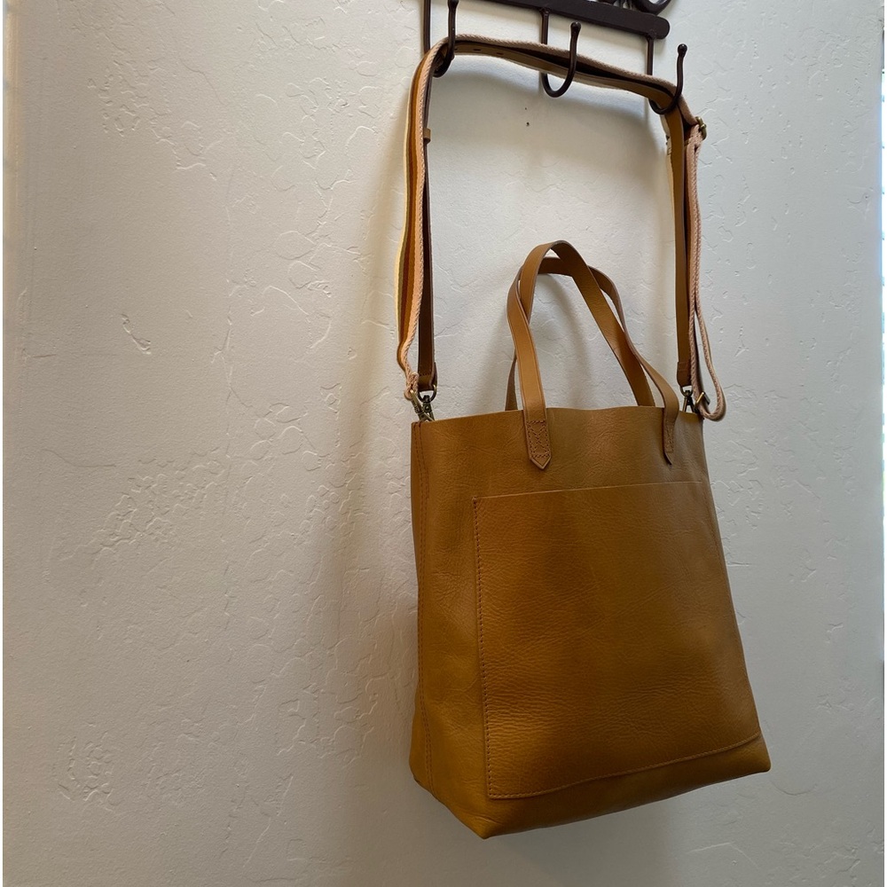 NWT/Madewell The medium Tote Bag Mustard - Picture 2 of 13
